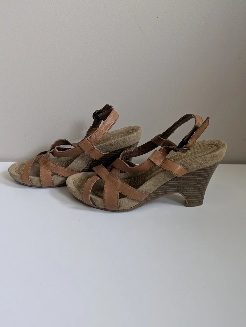 Brown Hush Puppies Leather-Style Women's Slingback Wedge Sandals - Picture 4 of 10